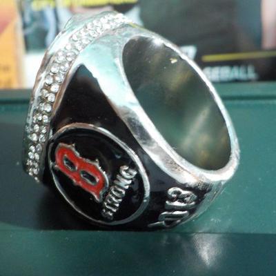 Boston Red sox reproduction world series ring. Ortiz ring copy.