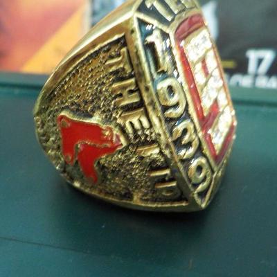 Reproduction of Ted Williams retire ring. 521 Home runs.