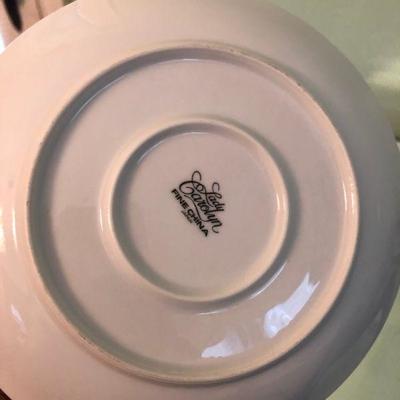 Lady Carolyn Gravy Boat with Attached Under Tray