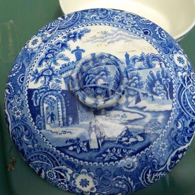 "W.R. Midwinter England", "Landscape" sugar dish with cover.