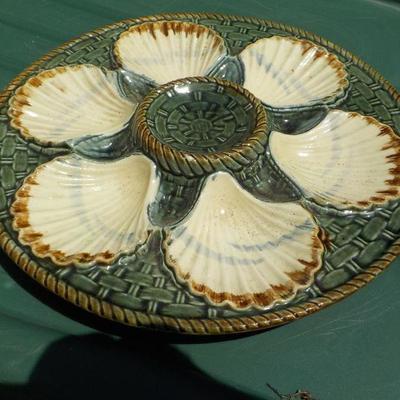 " Longchamps Terre Majolica Clam Shell Dish"