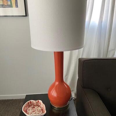 SAFAVIEH BRAND PAIR (2) TALL MODERN PERSIMMON ORANGE COLOR LAMPS W/BRASS BASE