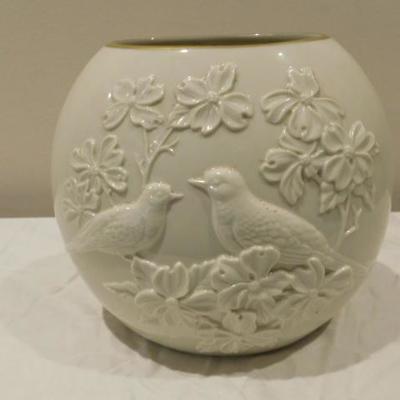 Lenox USA Four Seasons Vase Collection Spring The Dove and the Dogwood 7