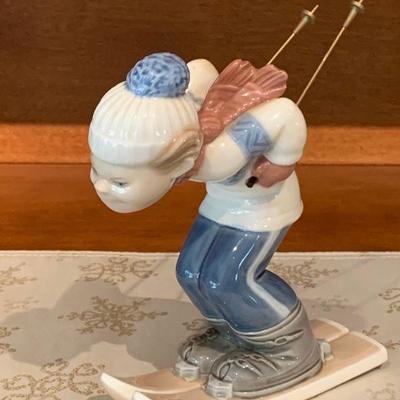 LOT 11  LLADRO DAISA FIGURINE BOY SKIER