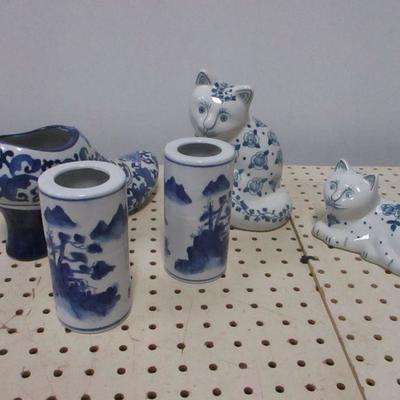 Lot 36 - Blue & White Porcelain Decor
