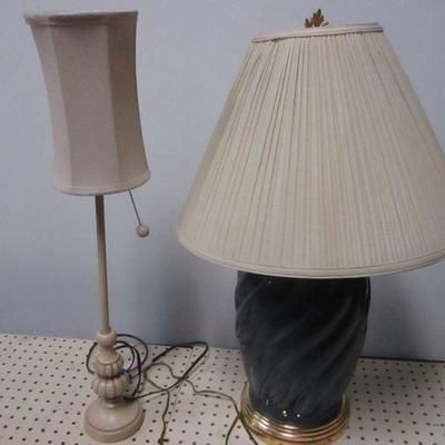 Lot 43 - Lamps 