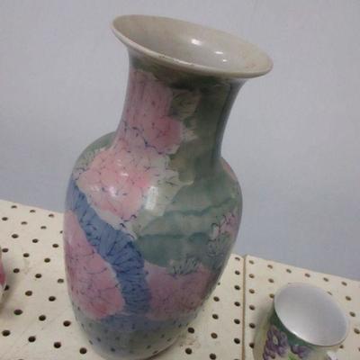 Lot 49 - Porcelain Chinaware & Vase 