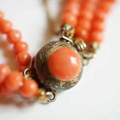 #6-2  Vintage  Coral bracelet and drop earrings
