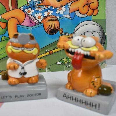 9 pc Garfield, VIntage 1978: 4 Posters, 4 Ceramic Figurines, 1 plaque