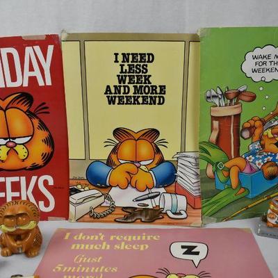 9 pc Garfield, VIntage 1978: 4 Posters, 4 Ceramic Figurines, 1 plaque