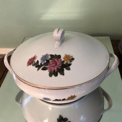 Kutani Serving Dish with Top