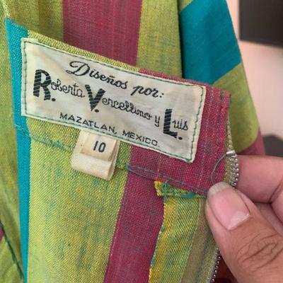 IB 33  VINTAGE MAZATLAN MEXICO DIGIGNER SWIRLY CAFTAN 