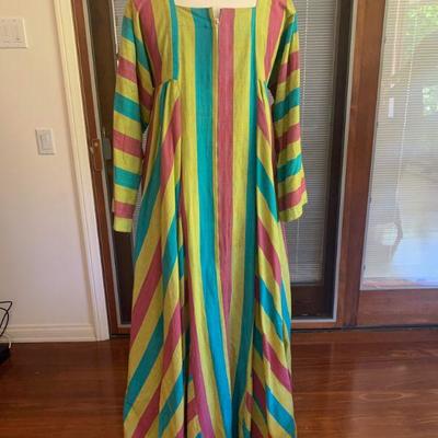 IB 33  VINTAGE MAZATLAN MEXICO DIGIGNER SWIRLY CAFTAN 