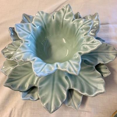 LOT 46   VINTAGE CERAMIC DECORATIVE TABLE ACCENTS  SHADES OF GREEN
