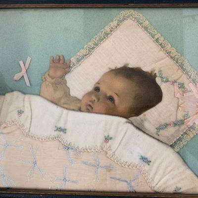 LOT 53  ANTIQUE BABY COLLAGE PICTURE TEXTILE RIBBON LACE LITHOGRAPH 