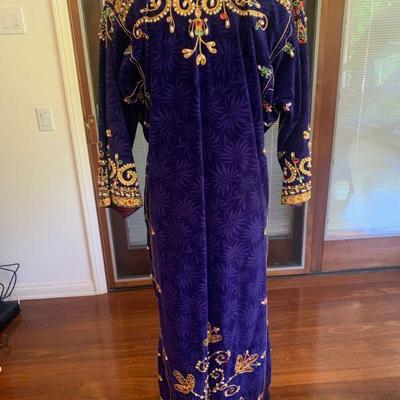 IB 35  ELABORATE BEADED & SEQUINED LONG PURPLE ROBE GOLD TRIM. 
