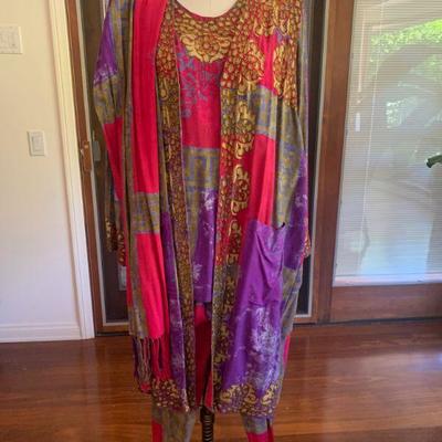 IB 39. BOLD 4 pc SET OF TUNIC VEST PANTS SCARF BRIGHT FUSHIA PUPLE GOLD