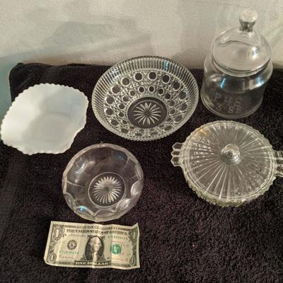 Lot 353 - Vintage Misc glass Bowls
