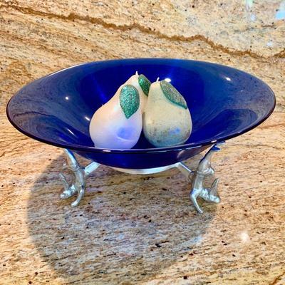 LOT 60  COBALT BLUE DECORATIVE GLASS BOWL SILVER TONE RABBIT BASE