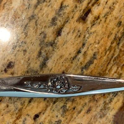 LOT 65  ONEIDA SET OF STAINLESS STEEL FLATWARE SERVICE FOR 12 w/BOX