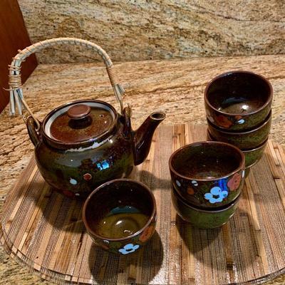 LOT 73  VINTAGE TEA SET MADE IN JAPAN  AS IS 