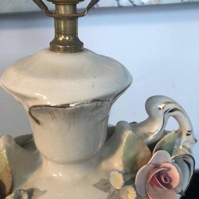 #150 Antique lamp with roses 