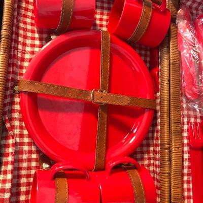 #152 Picnic set with red gingham and plastic dishes 