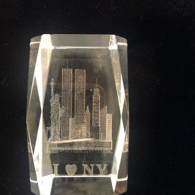 #155  NY city, with Twin Towers glass knick-knack 