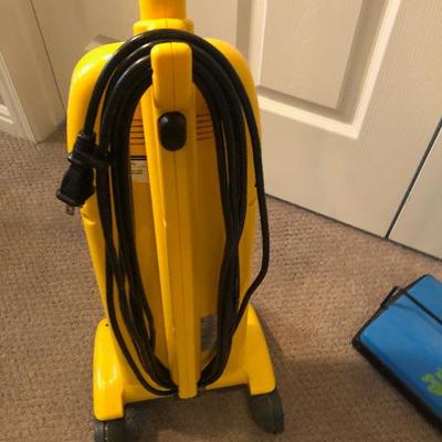 #202 Small upright Eureka Vacuum and Carpet sweeper