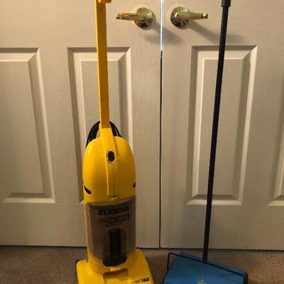 #202 Small upright Eureka Vacuum and Carpet sweeper