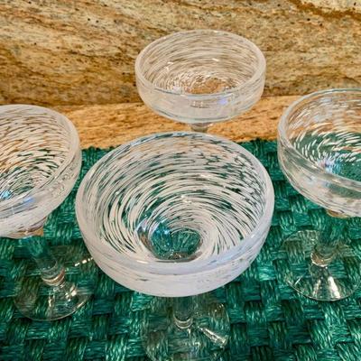 LOT 78  PARTY GROUP MARGARITA GLASSES TROPICAL NAPKINS & RINGS PLACEMAT