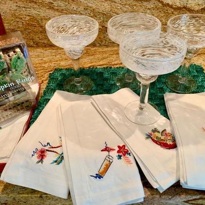 LOT 78  PARTY GROUP MARGARITA GLASSES TROPICAL NAPKINS & RINGS PLACEMAT
