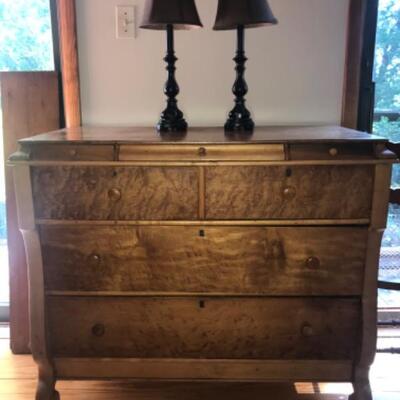 Lot #5 Dresser with Pair of Small Table Lamps