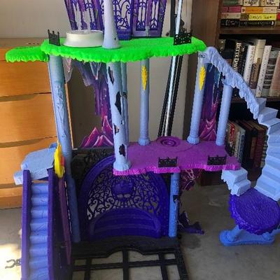 #218 Monster High Castle