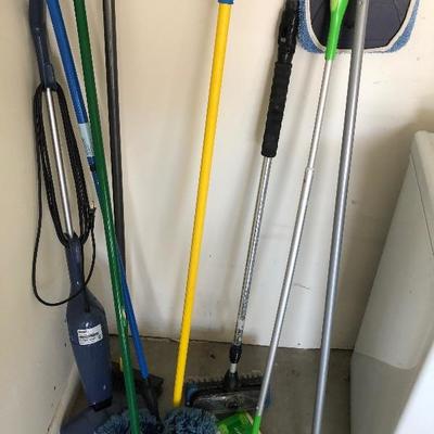 #230 Bundle of cleaning equipment