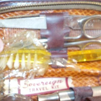 Sovereign Gillette Travel razor and kit.