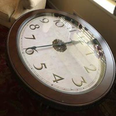 Howard Miller Galliano Oval Clock Table