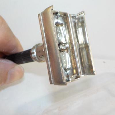 " Gillette Platinum Plus adjustable razor".