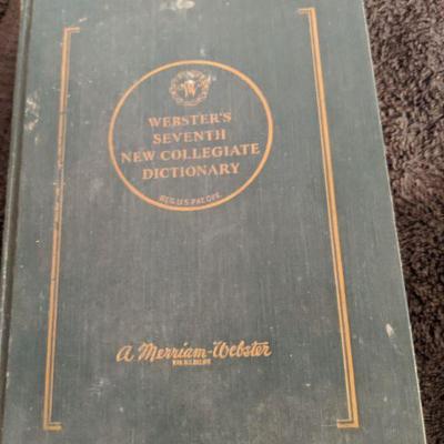VINTAGE WEBSTER DICTIONARY - SEVENTH NEW COLLEGIATE