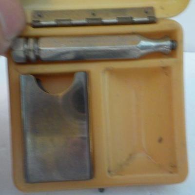 "Antique Ever Ready Razor" with case. 