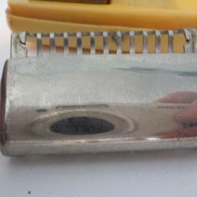 "Antique Ever Ready Razor" with case. 