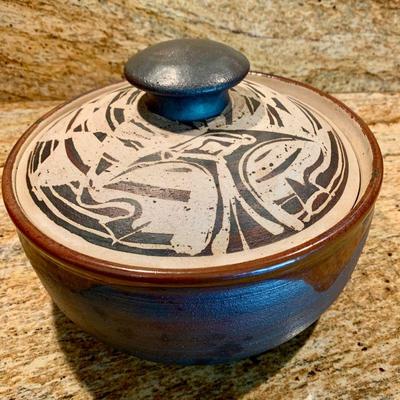 LOT 93  STUDIO POTTERY SIGNED COVERED BOWL  AS IS 