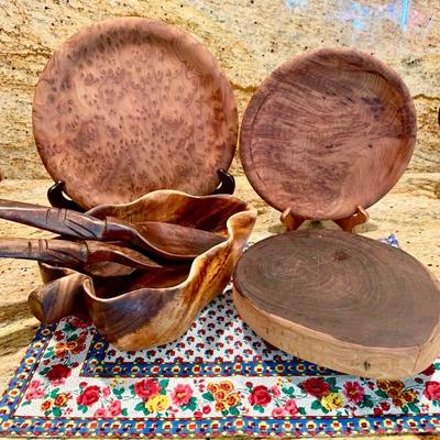 LOT 102  GROUP OF CALIFORNIA REDWOOD SERVE WARE 