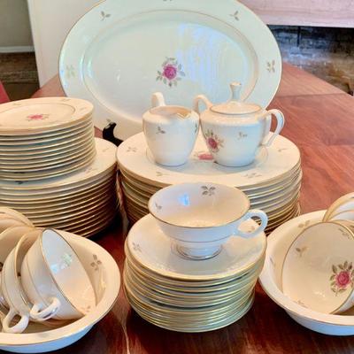 LOT 109 LENOX SET OF FINE CHINA RHODORA SERVICE FOR 12