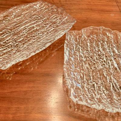 LOT 111  MCM SCANDINAVIAN TEXTURED RIPPLE CRYSTAL FLAT PLATES TABLE DECOR 