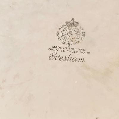 LOT 114   ROYAL WORCESTER EVESHAM COVERED CASSEROLE DISHES