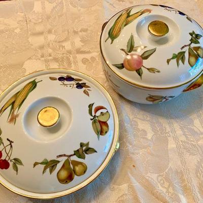 LOT 114   ROYAL WORCESTER EVESHAM COVERED CASSEROLE DISHES