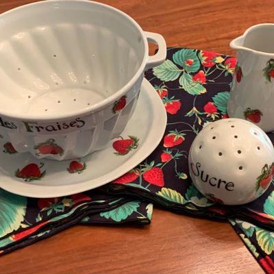 LOT 116  VINTAGE LOURIOUX PORCELAIN STRAWBERRY SET FRANCE 