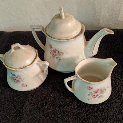 Lot 348 - Vintage Tea Set - 3 Pieces 