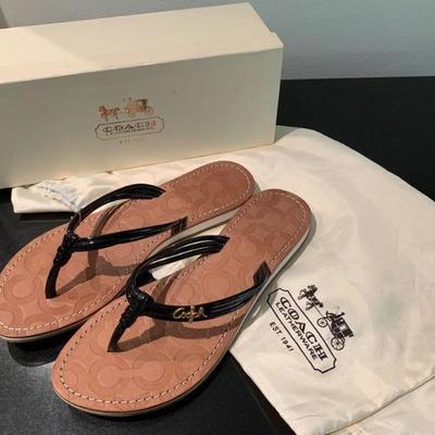 IB 56. DESIGNER COACH SANDAL THONGS NEVER WORN SIZE 8.5